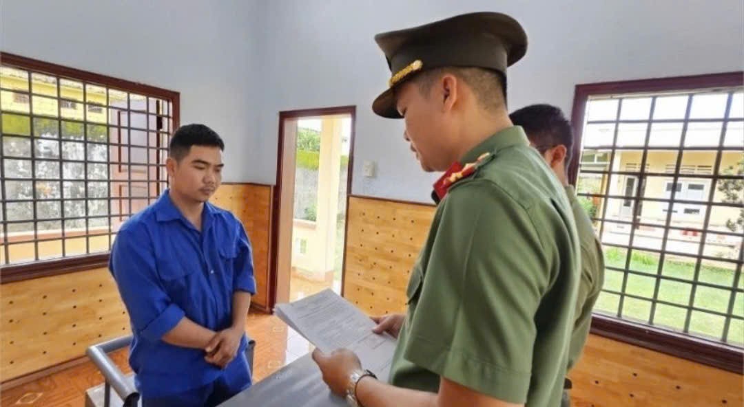 Khởi tố, bắt tạm giam đối tượng sử dụng mạng máy tính chiếm đoạt 80 tỷ đồng Khởi tố, bắt tạm giam đối tượng sử dụng mạng máy tính chiếm đoạt 80 tỷ đồng