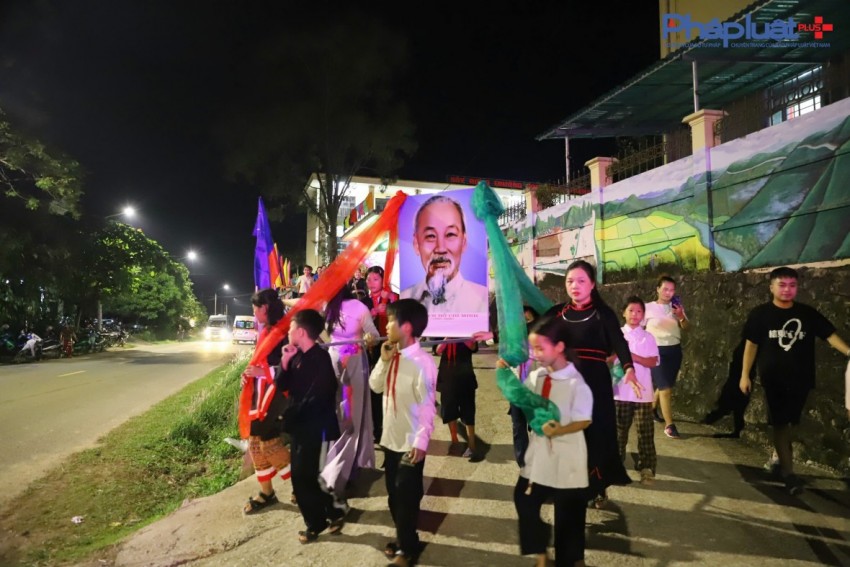 Rộn ràng không khi Tết Trung thu tại nhiều địa phương tại Quảng Ninh