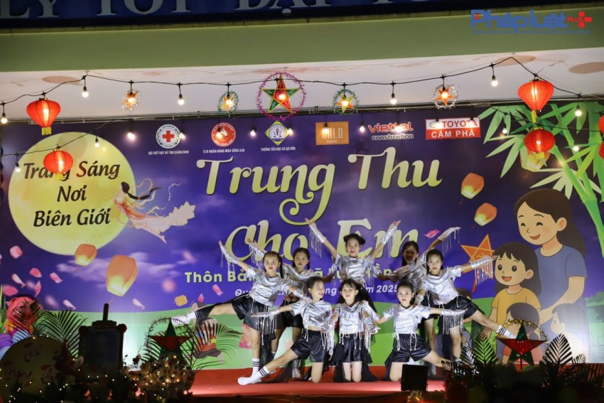 Rộn ràng không khi Tết Trung thu tại nhiều địa phương tại Quảng Ninh