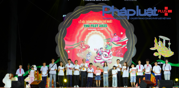 Rộn ràng không khi Tết Trung thu tại nhiều địa phương ở Quảng Ninh