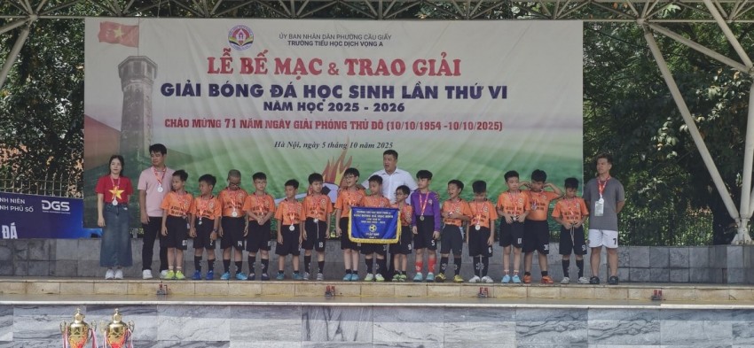 Giải bóng đá Trường Tiểu học Dịch Vọng A: Đội bóng lớp 5G tiếp tục bảo vệ ngôi vương