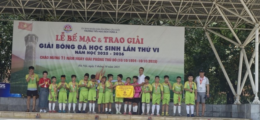 Giải bóng đá Trường Tiểu học Dịch Vọng A: Đội bóng lớp 5G tiếp tục bảo vệ ngôi vương