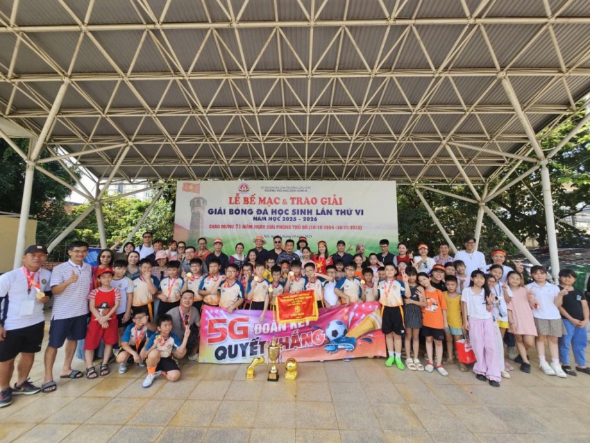 Giải bóng đá Trường Tiểu học Dịch Vọng A: Đội bóng lớp 5G tiếp tục bảo vệ ngôi vương