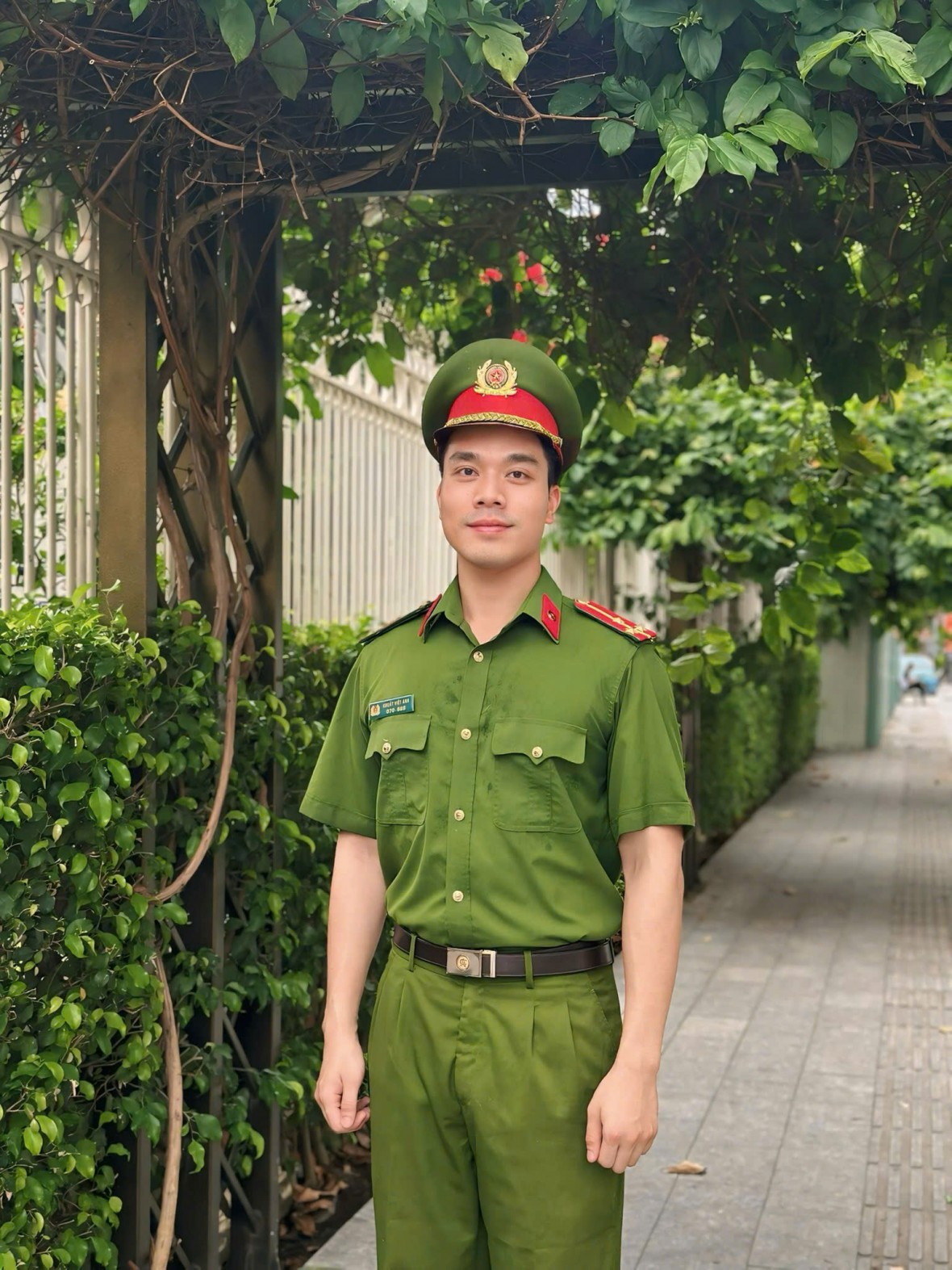 Người chiến sĩ trẻ tình nguyện gieo mầm tri thức trên mảnh đất A Lưới