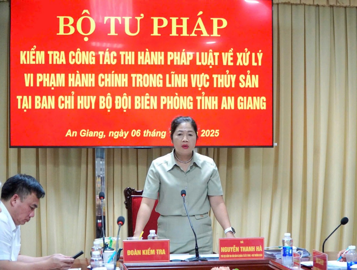 Đoàn công tác Bộ Tư pháp kiểm tra công tác thi hành pháp luật về thủy sản tại BĐBP An Giang Đoàn công tác Bộ Tư pháp kiểm tra công tác thi hành pháp luật về thủy sản tại BĐBP An Giang