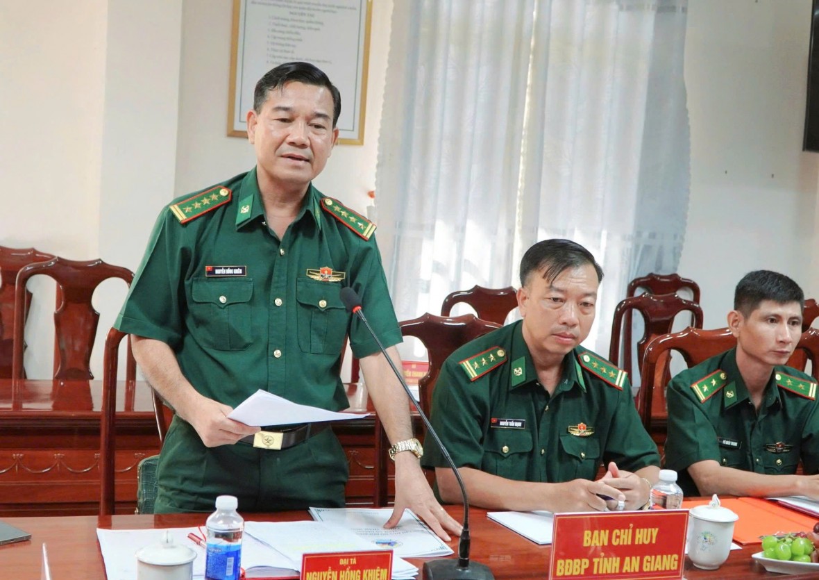 Đoàn công tác Bộ Tư pháp kiểm tra công tác thi hành pháp luật về thủy sản tại BĐBP An Giang Đoàn công tác Bộ Tư pháp kiểm tra công tác thi hành pháp luật về thủy sản tại BĐBP An Giang