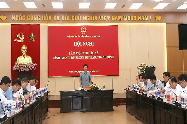 Ninh Bình họp bàn giải pháp gỡ khó cho mô hình chính quyền cơ sở