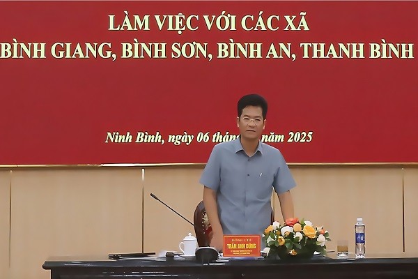 Ninh Bình họp bàn giải pháp gỡ khó cho mô hình chính quyền cơ sở