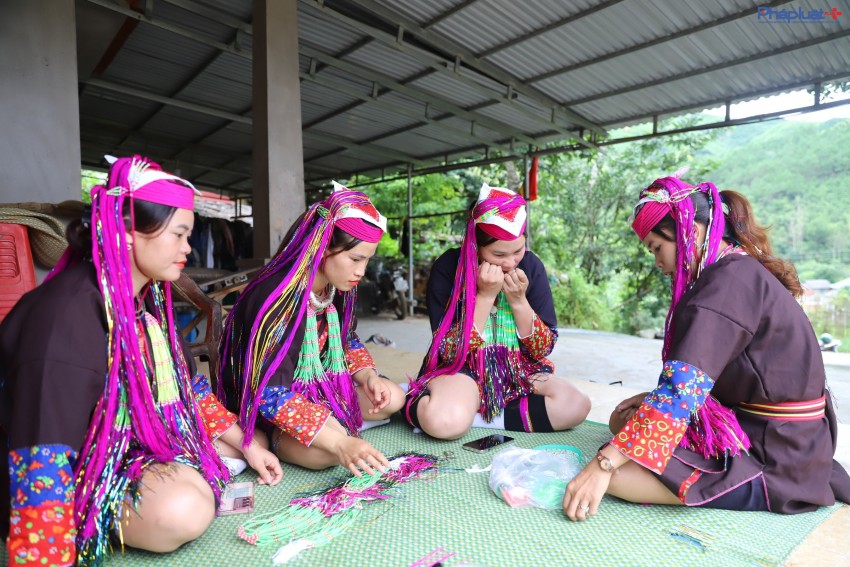 Người có uy tín: Cánh tay đắc lực của chính quyền, cầu nối gắn kết ý Đảng với lòng dân