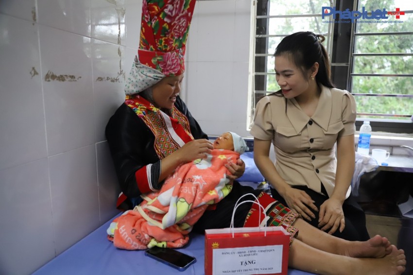 Người có uy tín: Cánh tay đắc lực của chính quyền, cầu nối gắn kết ý Đảng với lòng dân