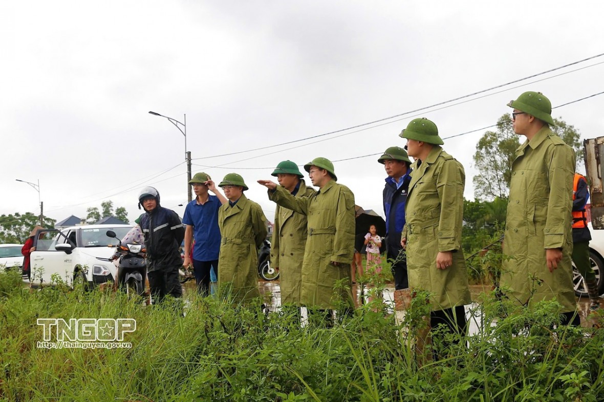 Thái Nguyên họp khẩn trong đêm, chỉ đạo tập trung ứng phó, khắc phục hậu quả cơn bão số 11