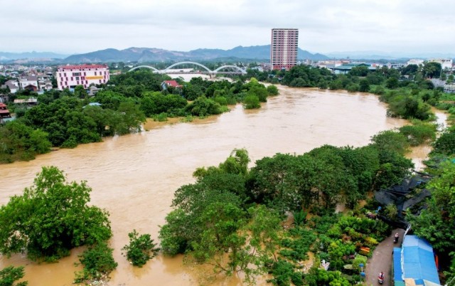 13 người chết, mất tích, 15.762 nhà ngập do mưa lũ, sạt lở sau bão số 11