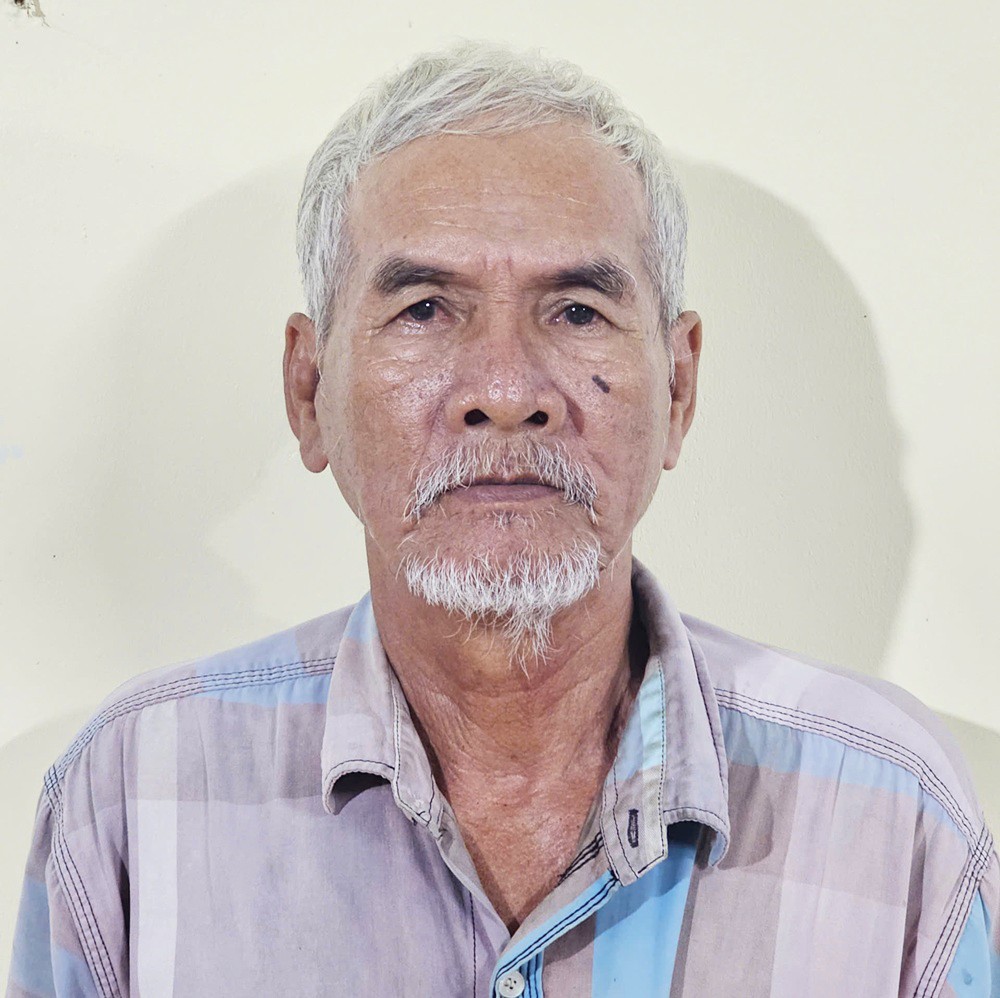 Bắt giam lão hàng xóm 71 tuổi xâm hại cháu bé lớp 5 Bắt giam lão hàng xóm 71 tuổi xâm hại cháu bé lớp 5