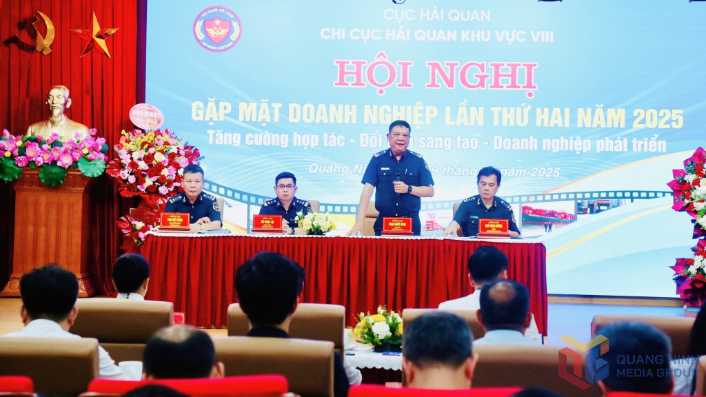 Hải quan khu vực VIII tăng tốc chuyển đổi số, đồng hành doanh nghiệp xuất nhập khẩu