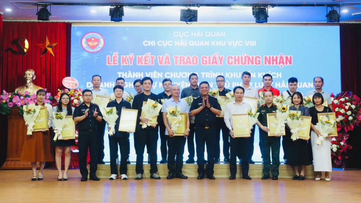 Hải quan khu vực VIII tăng tốc chuyển đổi số, đồng hành doanh nghiệp xuất nhập khẩu