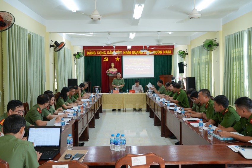 Đoàn công tác Cục Xây dựng phong trào bảo vệ an ninh Tổ quốc thuộc Bộ Công an do Đại tá Nguyễn Thanh Bình - Phó Cục trưởng làm Trưởng đoàn, đã có buổi làm việc với UBND phường Tân Triều