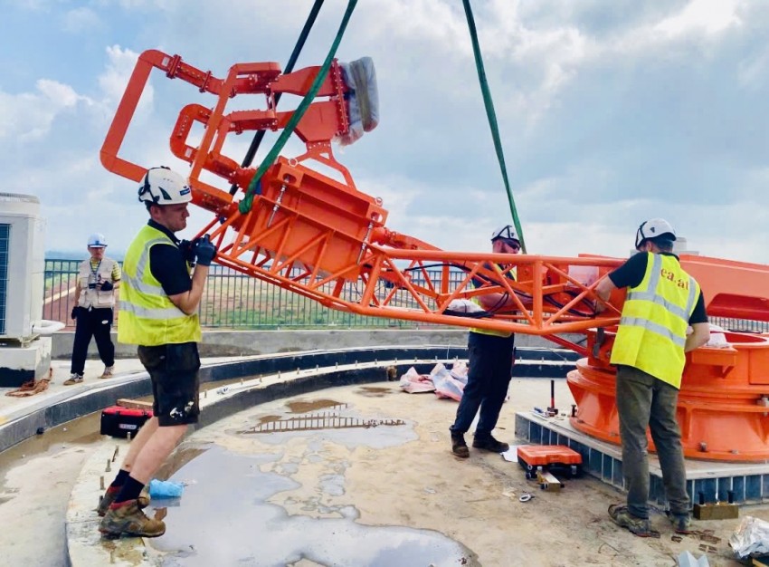 Các thiết bị tại trạm radar giám sát được lắp đặt tại sân bay Long Thành.