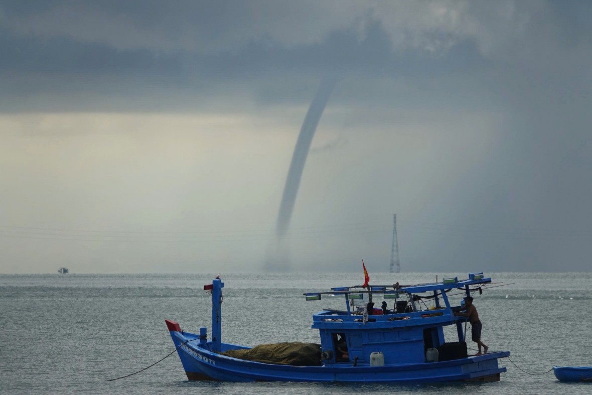 Vòi rồng khổng lồ bất ngờ xuất hiện ở Phú Quốc