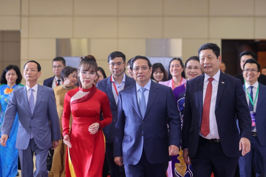 Thủ tướng Phạm Minh Chính: Doanh nghiệp tư nhân phải vươn xa ra biển lớn