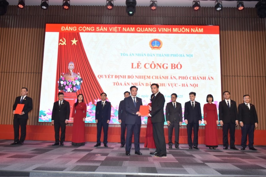 Chánh án TAND Khu vực 2 - Hà Nội: Khẩn trương triển khai nhiều giải pháp đồng bộ để duy trì hoạt động xét xử một cách thông suốt, không bị gián đoạn Chánh án TAND Khu vực 2 - Hà Nội: Khẩn trương triển khai nhiều giải pháp đồng bộ để duy trì hoạt động xét xử một cách thông suốt, không bị gián đoạn