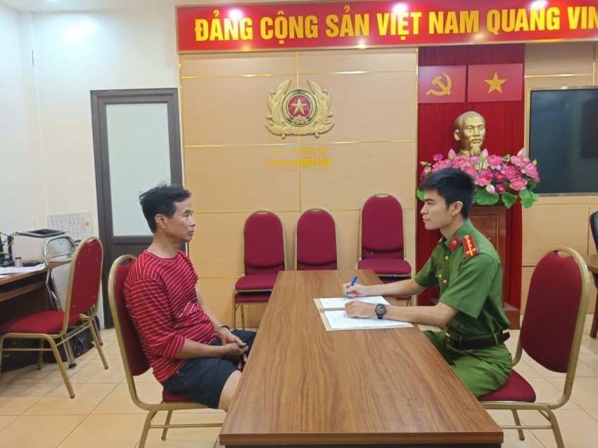 Cơ quan điều tra lấy lời khai của Hoàng Công Sơn