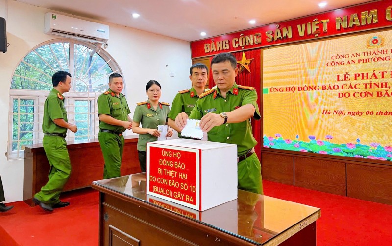 Bộ Công an ủng hộ 28 tỷ đồng hỗ trợ nhân dân 8 địa phương thiệt hại do bão lũ