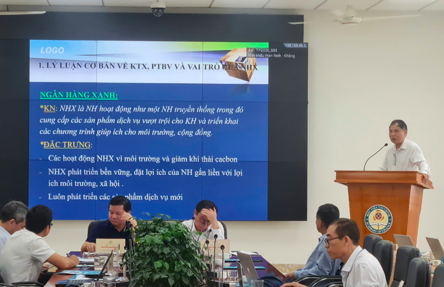 “Vai trò của các định chế tài chính trong phát triển kinh tế bền vững ở Việt Nam”