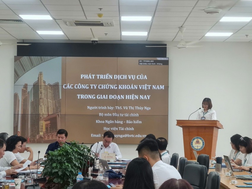 Vai trò của các định chế tài chính trong phát triển kinh tế bền vững ở Việt Nam