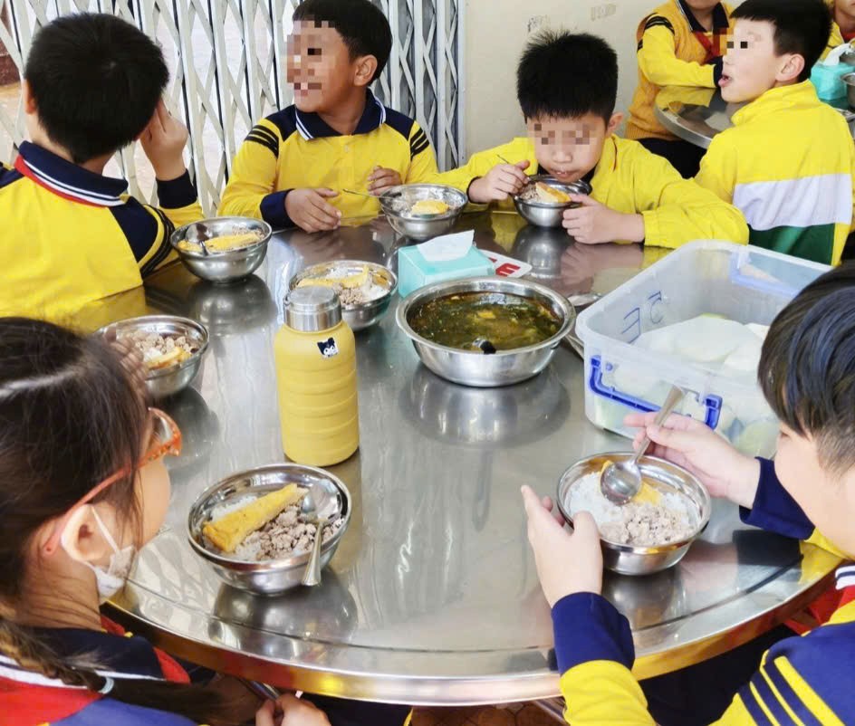 Lâm Đồng: Gia hạn tạm đình chỉ hiệu trưởng để làm rõ vụ thực phẩm bẩn