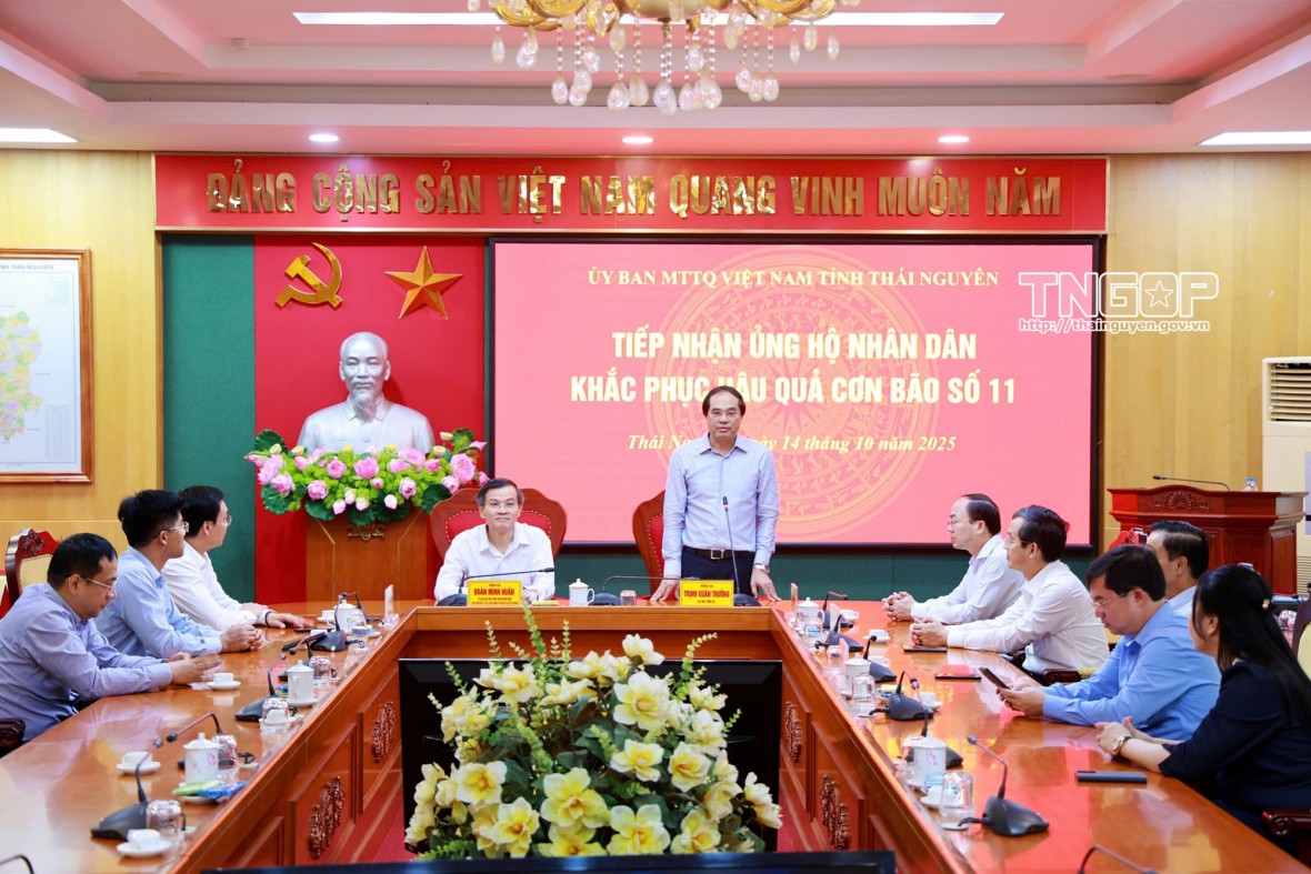 Học viện Chính trị Quốc gia Hồ Chí Minh trao 1 tỷ đồng hỗ trợ tỉnh Thái Nguyên khắc phục hậu quả thiên tai