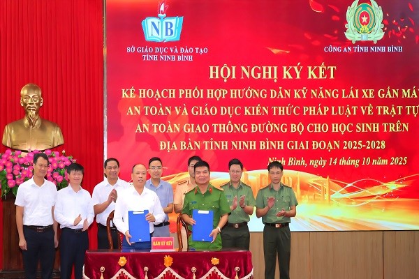 Ninh Bình: Ký kết phối hợp và tập huấn kỹ năng lái xe, giáo dục pháp luật về an toàn giao thông
