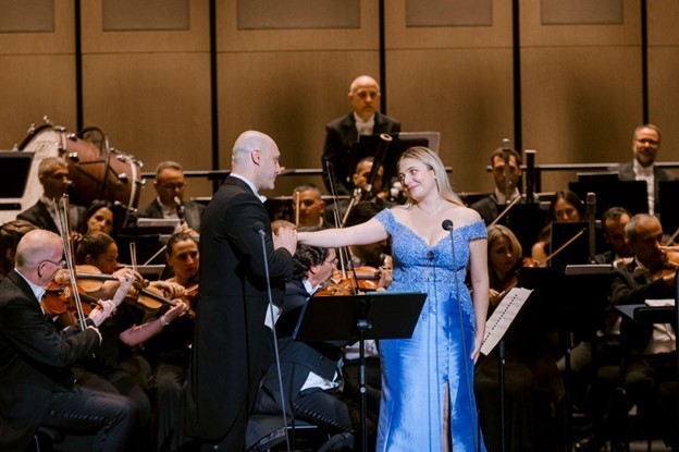 ROX Group cũng góp sức lan tỏa cảm hứng sống đẹp qua những giai điệu đầy cảm xúc ROX Group cũng góp sức lan tỏa cảm hứng sống đẹp qua những giai điệu đầy cảm xúc