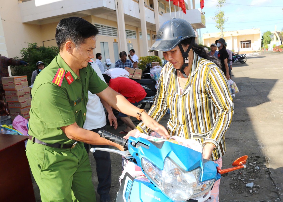 Công an Cà Mau: Sôi nổi thi đua lập thành tích chào mừng Đại hội Đảng bộ tỉnh lần thứ I