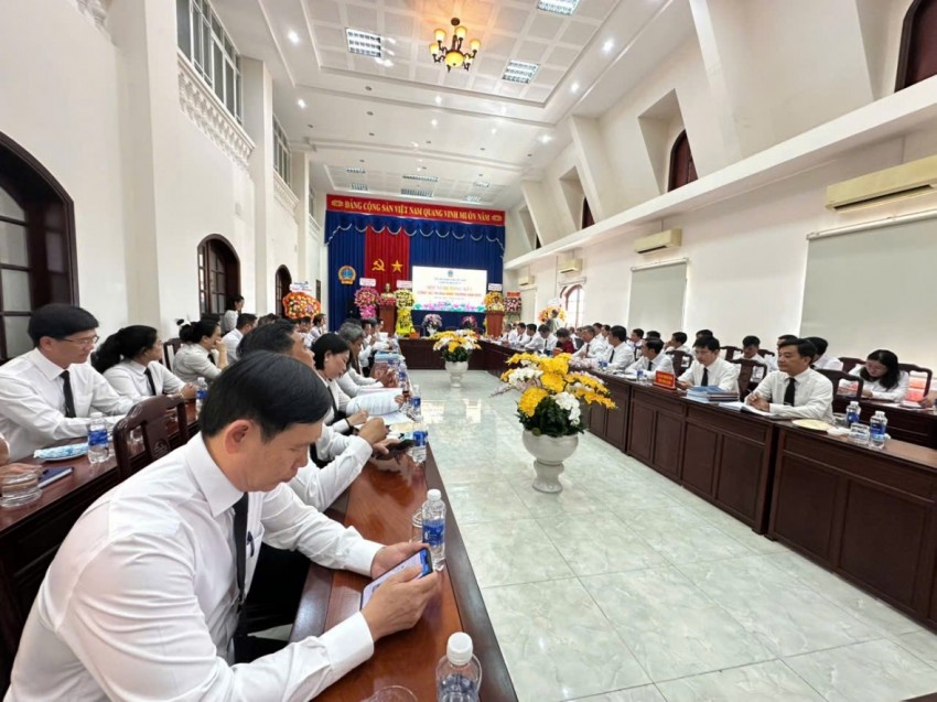 Toàn cảnh hội nghị.