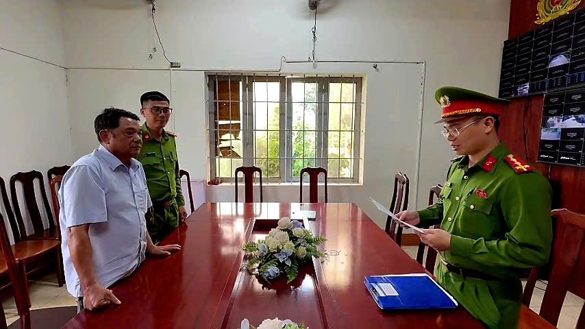 Khởi tố đối tượng ở Đắk Lắk lừa bán đất cho người dân