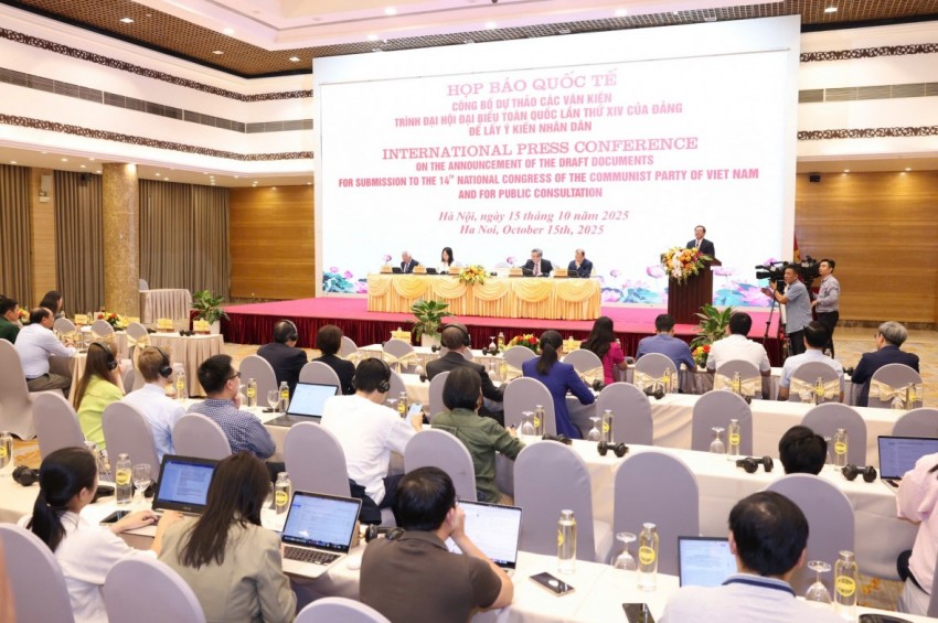 Quang cảnh buổi họp báo