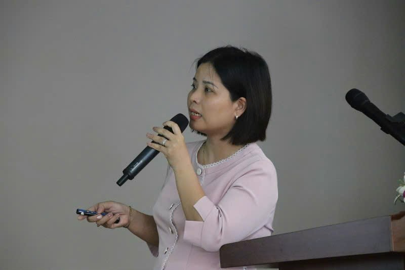 TS. Phạm Thị Bích – Trường Đại học Khoa học Tự nhiên, Đại học Quốc gia Hà Nội trình bày báo cáo “Đánh giá tác dụng sản phẩm Smart A kiểm soát tính lên men một số dòng tế bào ung thư nuôi cấy”. TS. Phạm Thị Bích – Trường Đại học Khoa học Tự nhiên, Đại học Quốc gia Hà Nội trình bày báo cáo “Đánh giá tác dụng sản phẩm Smart A kiểm soát tính lên men một số dòng tế bào ung thư nuôi cấy”.