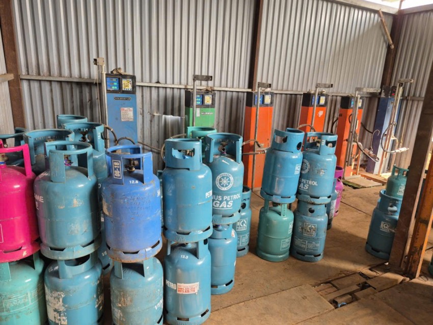 Hà Nội: Triệt phá điểm san chiết gas trái phép tại xã Thanh Trì
