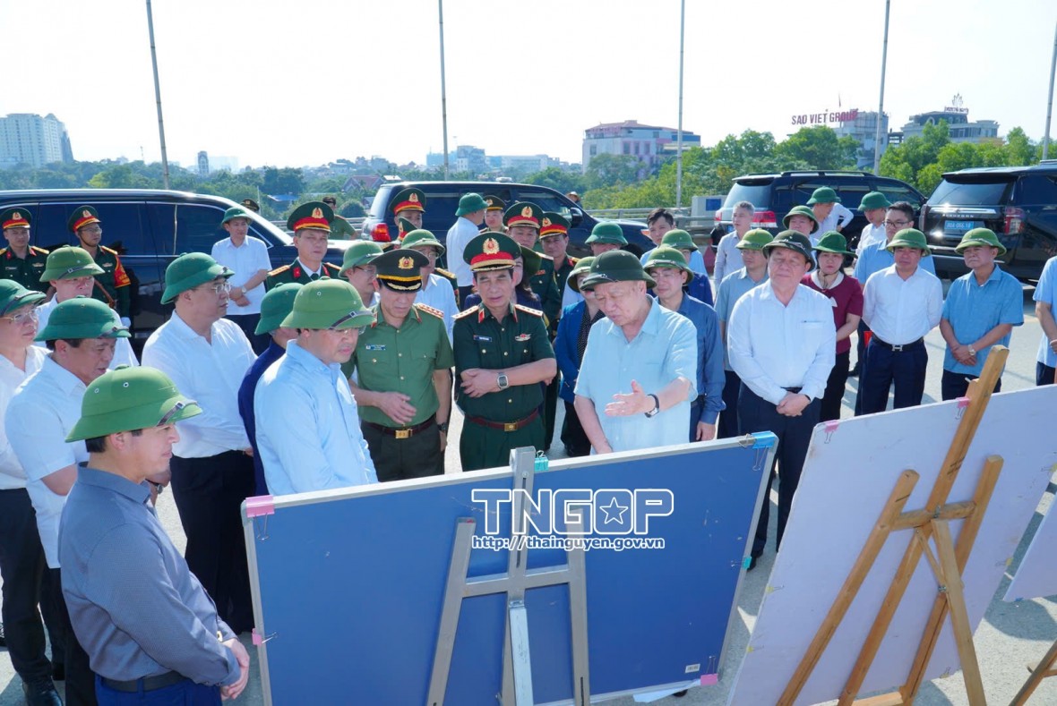 Tổng Bí thư Tô Lâm thăm, động viên và tặng quà Nhân dân tỉnh Thái Nguyên bị ảnh hưởng do bão số 11