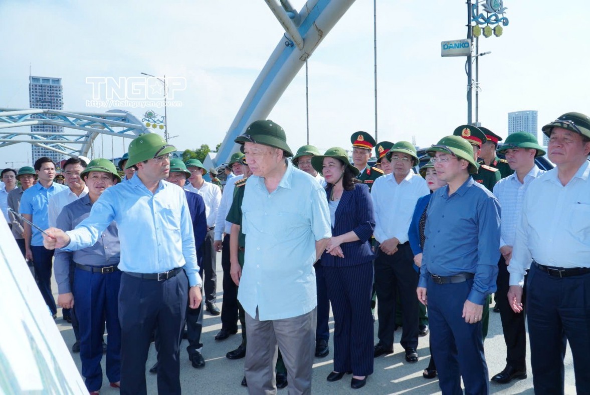 Tổng Bí thư Tô Lâm thăm, động viên và tặng quà Nhân dân tỉnh Thái Nguyên bị ảnh hưởng do bão số 11