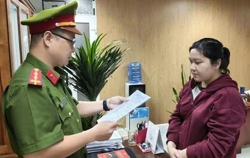 Vay tiền để đáo hạn, nhân viên ngân hàng chiếm đoạt hơn 5,9 tỷ đồng Vay tiền để đáo hạn, nhân viên ngân hàng chiếm đoạt hơn 5,9 tỷ đồng