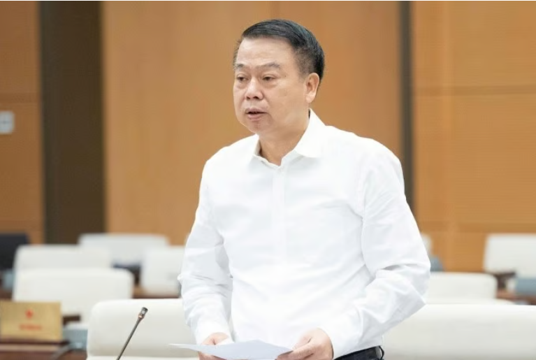 Thứ trưởng Tài chính Nguyễn Đức Chi trình bày tờ trình tại phiên họp Ủy ban Thường vụ Quốc hội, sáng 17/10.