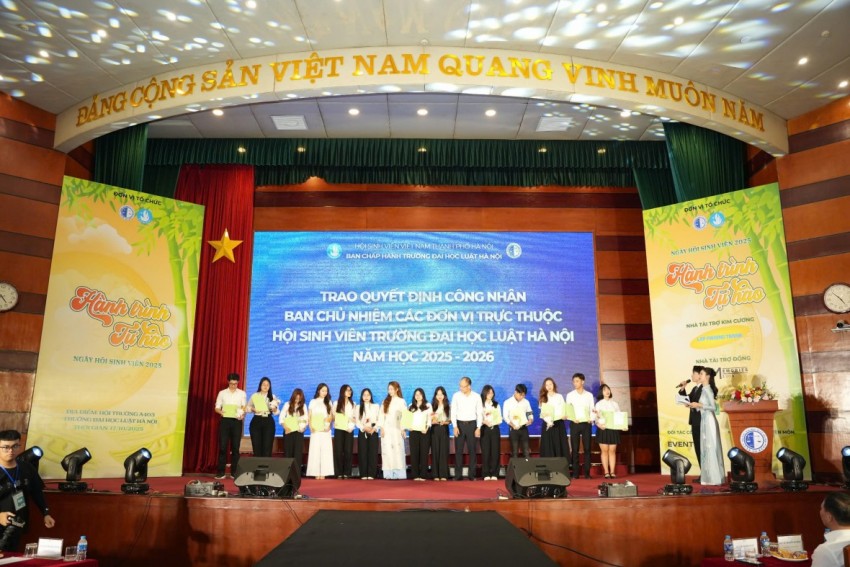 Sôi nổi, trẻ trung và đầy nhiệt huyết trong “Ngày hội Sinh viên” Trường Đại học Luật Hà Nội