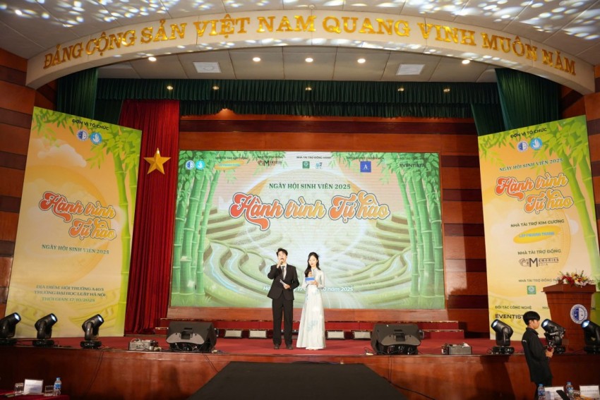 Sôi nổi, trẻ trung và đầy nhiệt huyết trong “Ngày hội Sinh viên” Trường Đại học Luật Hà Nội