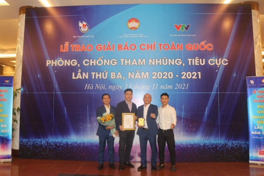 Nhóm tác giả đạt giải, Giải báo chí toàn quốc về phòng chống tham nhũng, tiêu cực lần thứ III năm 2021.