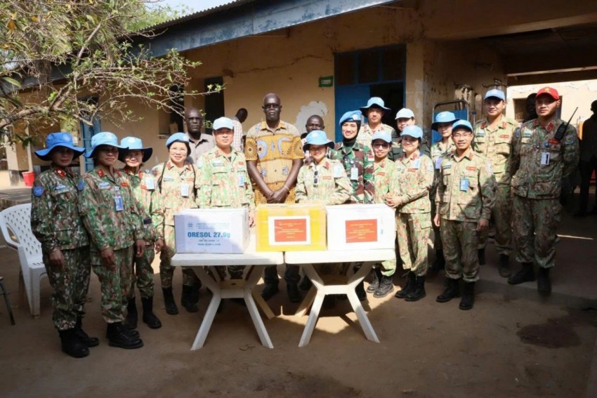 Những “bông hồng” mang mũ nồi xanh của Bệnh viên Quân y 120