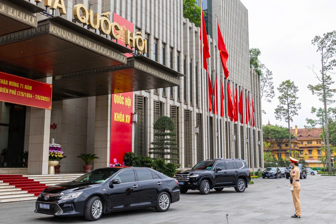 Lực lượng CSGT Hà Nội triển khai phương án bảo đảm trật tự, an toàn giao thông phục vụ kỳ họp lần thứ 10, Quốc hội khóa XV (Ảnh: Ngọc Tiến).