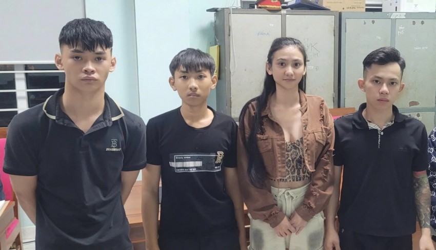 Phạm Thị Ngọc Trang cùng các đối tượng côn đồ Phạm Thị Ngọc Trang cùng các đối tượng côn đồ