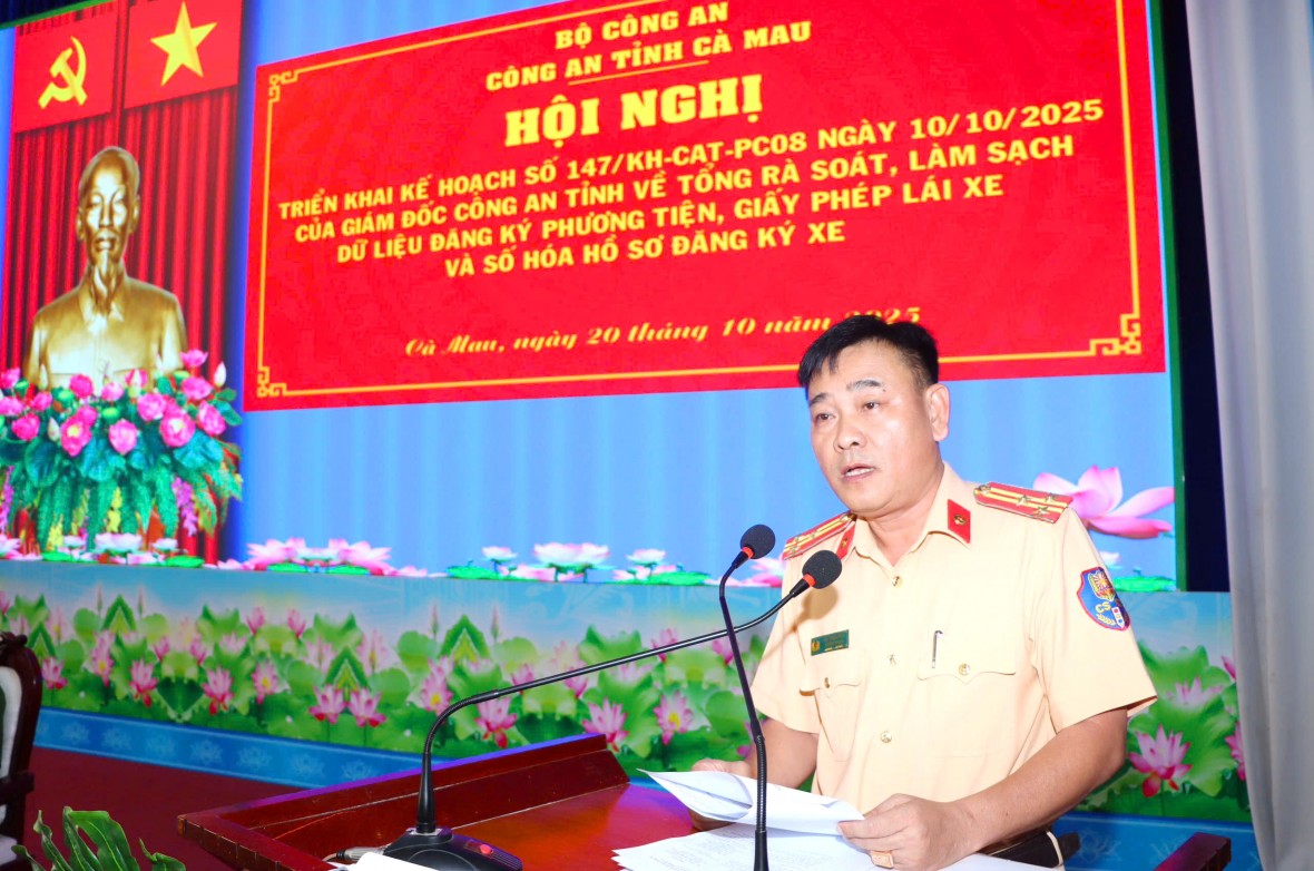 Cà Mau: Tổng rà soát, làm sạch dữ liệu đăng ký phương tiện và giấy phép lái xe Cà Mau: Tổng rà soát, làm sạch dữ liệu đăng ký phương tiện và giấy phép lái xe