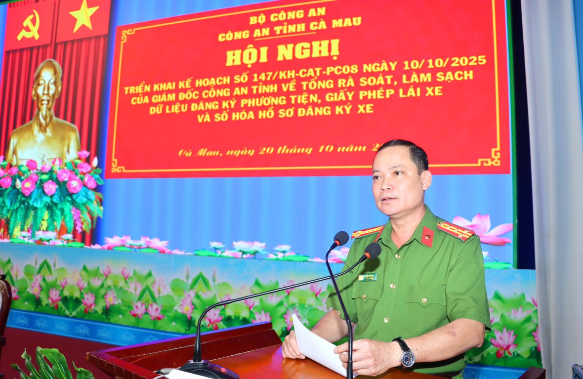 Cà Mau: Tổng rà soát, làm sạch dữ liệu đăng ký phương tiện và giấy phép lái xe Cà Mau: Tổng rà soát, làm sạch dữ liệu đăng ký phương tiện và giấy phép lái xe